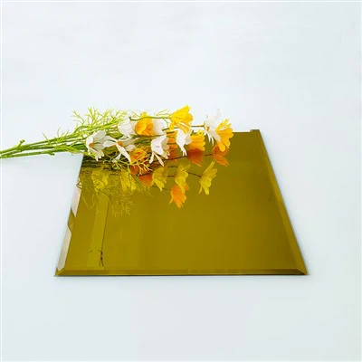Miroir en verre jaune